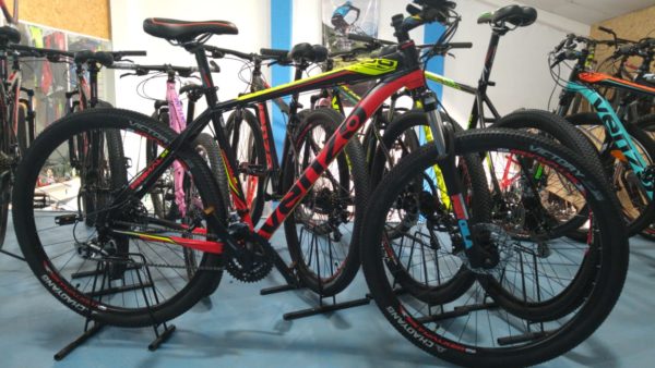 Bicicleta MTB Venzo Primal EX negra-Roja R29